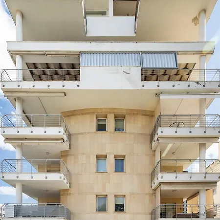 Warm In The Heart Of The Center - Balcony & View *