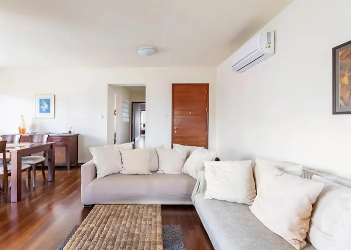 Warm In The Heart Of The Center - Balcony & View * Nicosia