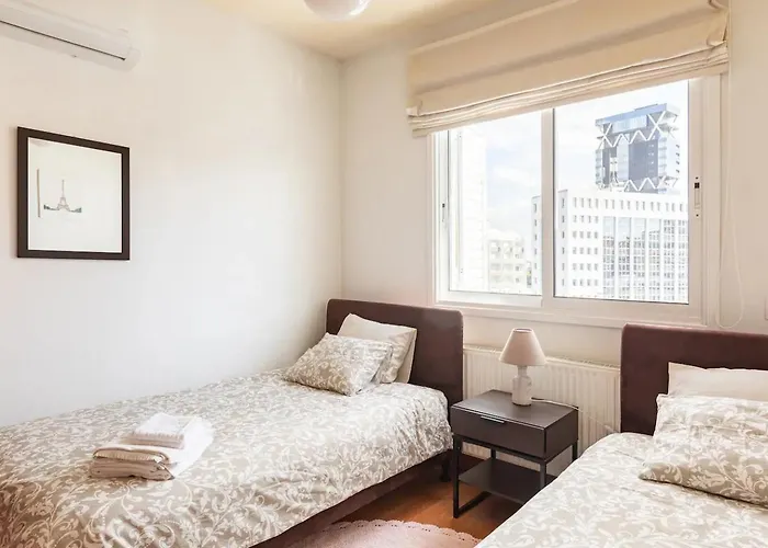 Warm In The Heart Of The Center - Balcony & View Apartment *