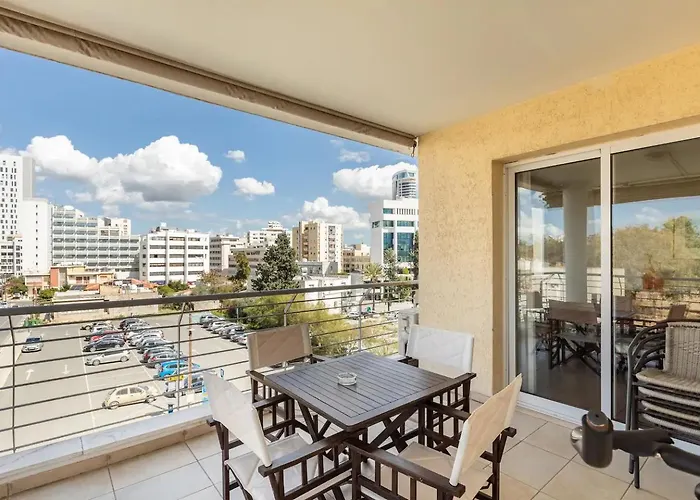 Warm In The Heart Of The Center - Balcony & View Nicosia